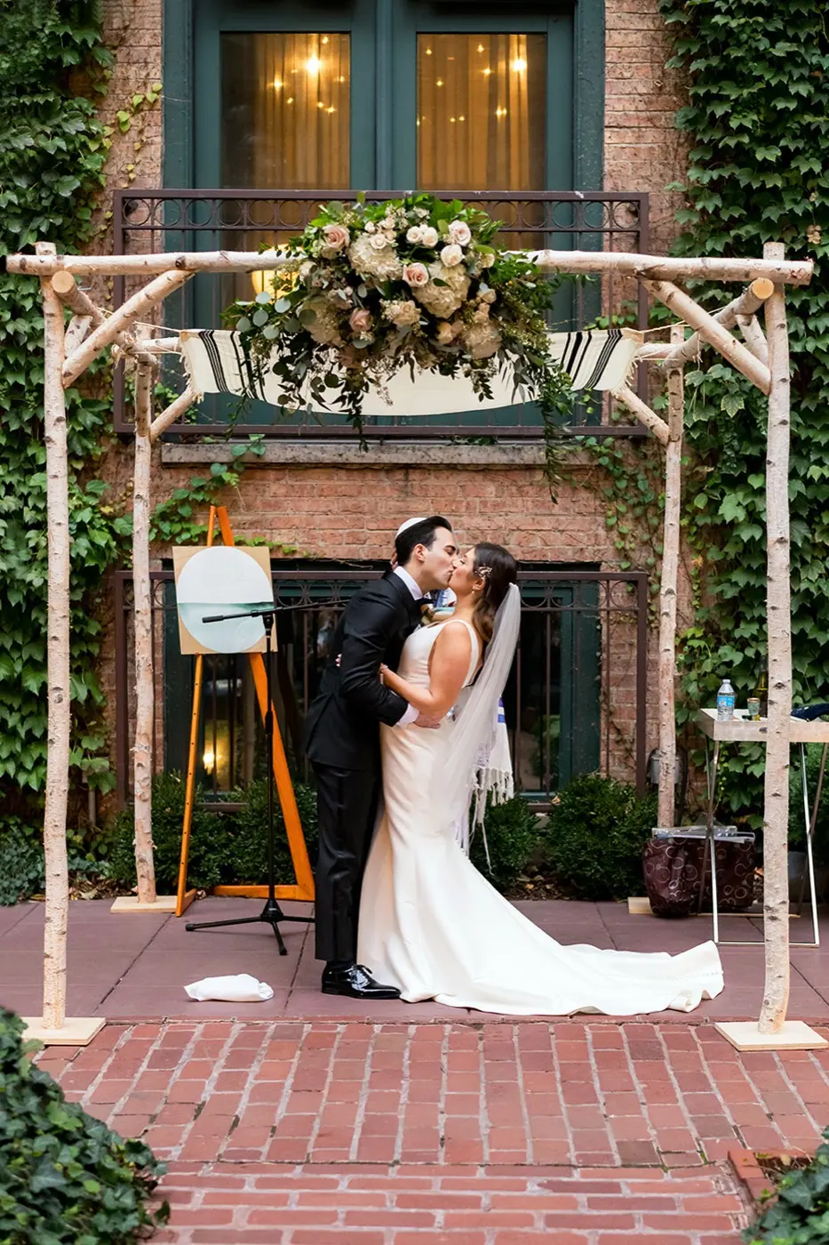 Ceremony florals by YJDecorating