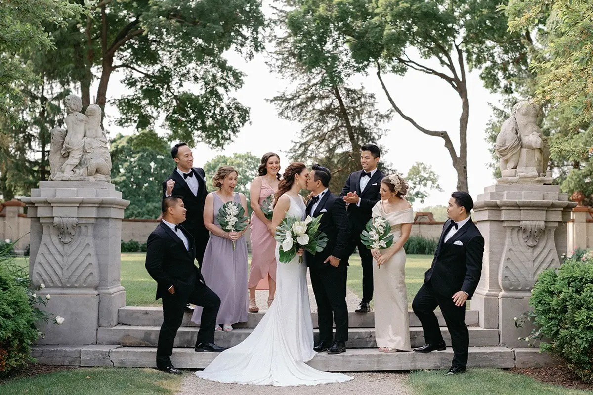 Wedding party holding bouquets by YJDecorating